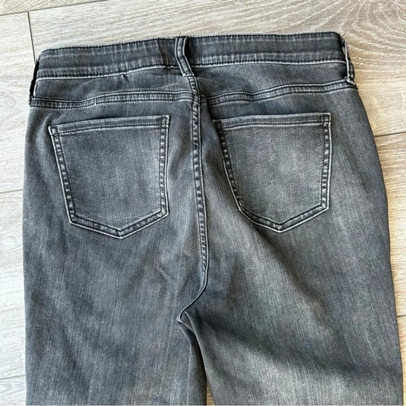 Torrid Bomshell Sky High Rise Skinny Zipper Jeans - Picture 16 of 16